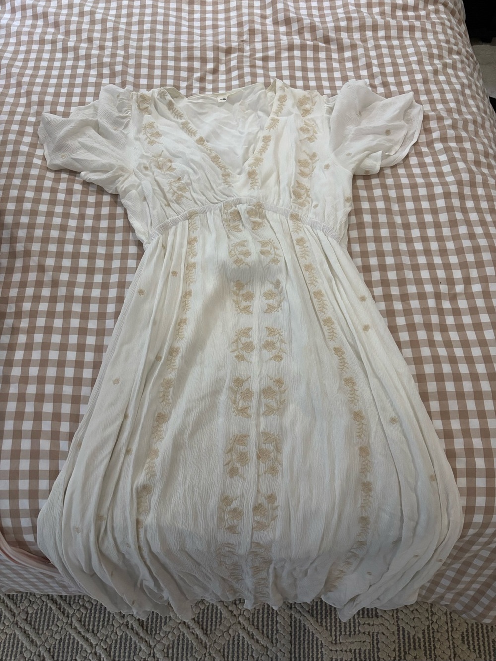 Women’s White Embroidered Midi Dress